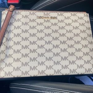 Michael Kors Wristlet